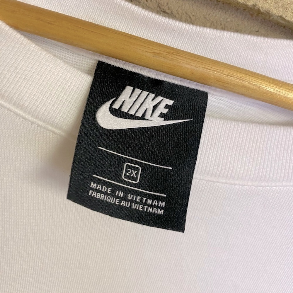 Nike Woman’s sweatshirt XXL.  OS Sportswear - Picture 3 of 3